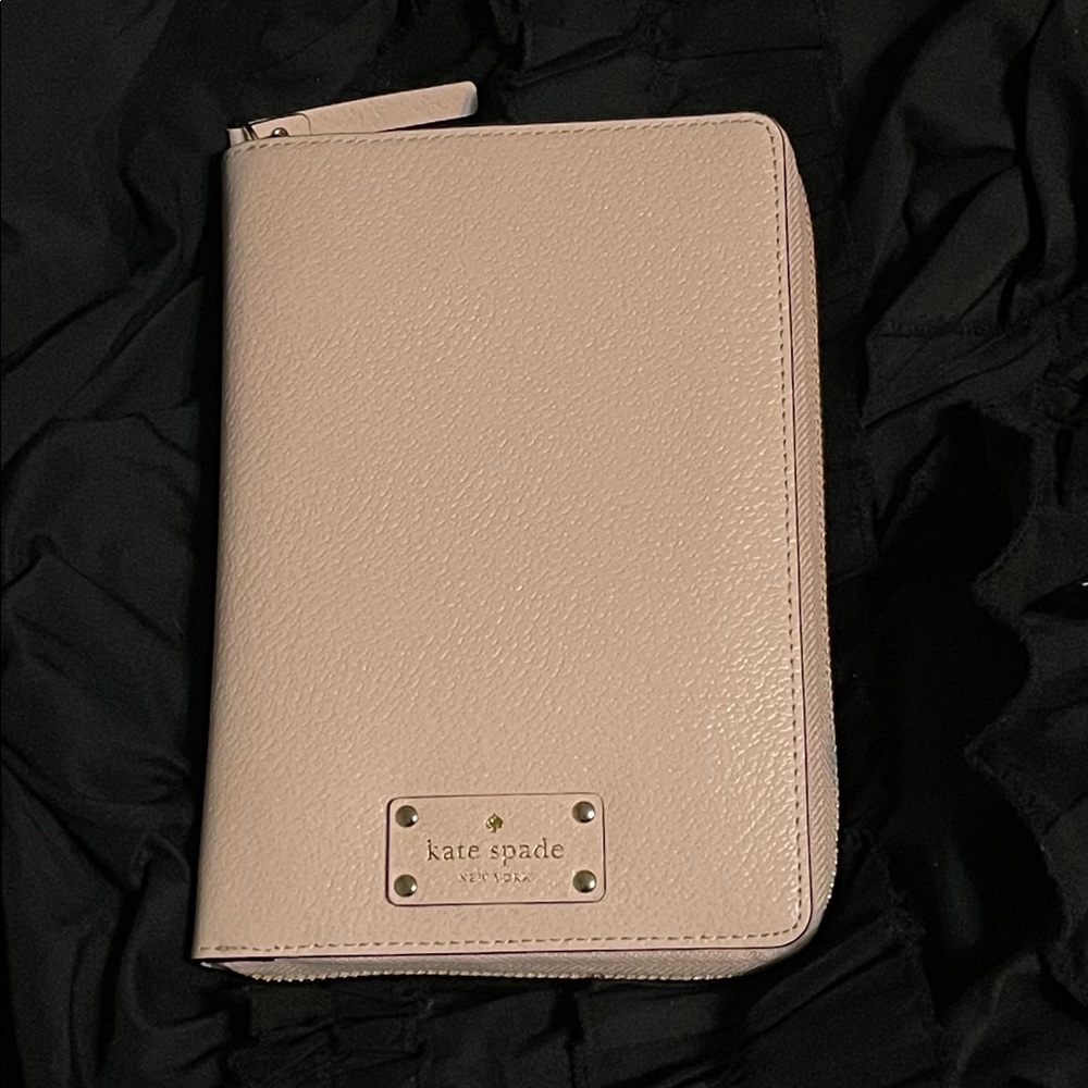 Kate Spade Wellesley Pink Zip Around Planner